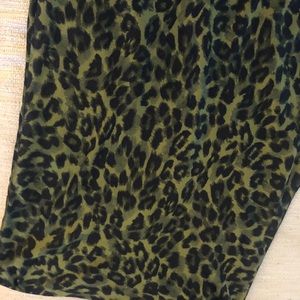 *like new” Leopard print maxi skirt